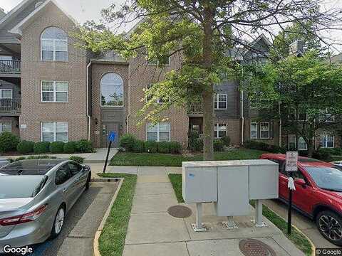 Monument Ct, FAIRFAX, VA 22033