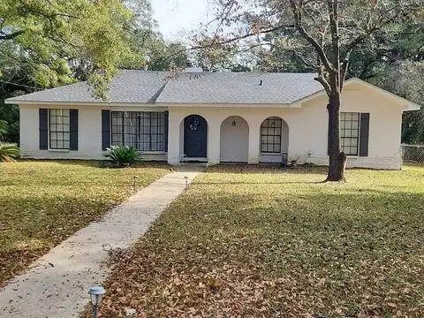 Pine, DAPHNE, AL 36526