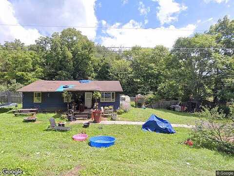 Lucas, NEWPORT, VA 24128
