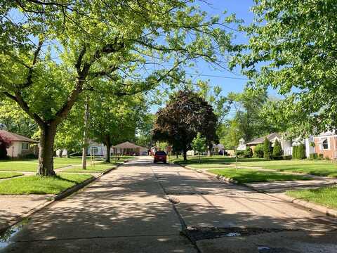 Commonwealth, CLEVELAND, OH 44130