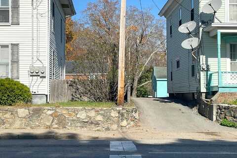 1/2 Sutton Avenue A/K/A 8.5 Sutton Avenue, Oxford, MA 01540