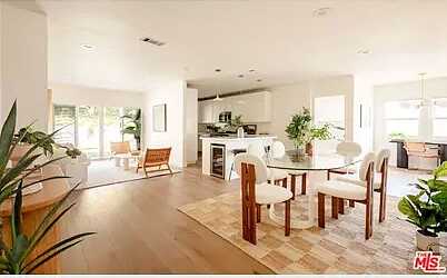 Bristol Circle And Sunset Blvd, Los Angeles, CA 90043