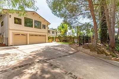Bristol Circle And Sunset Blvd, Los Angeles, CA 90077