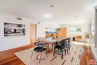 Topanga Blvd / Vanowe, Los Angeles, CA 90027