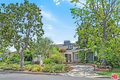 Topanga Blvd / Vanowe, Los Angeles, CA 90064