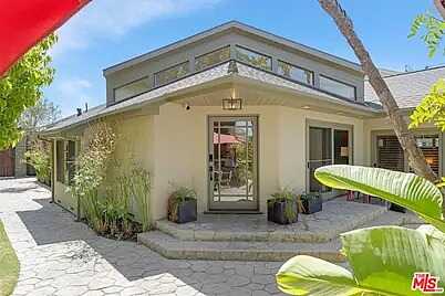 Waring &Amp; El Centr, Los Angeles, CA 90066