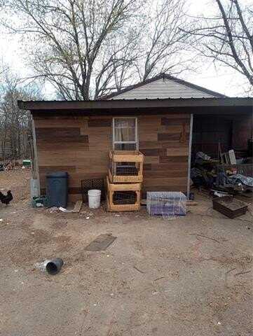 476488 E 1095 Road, Roland, OK 74954