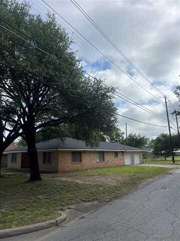 101 Oakland Drive, Lacy Lakeview, TX 76705