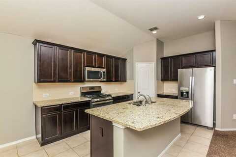 617 Saguaro Drive, Fort Worth, TX 76052