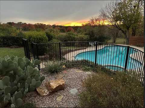 10215 Van Dyke Road, Dallas, TX 75218