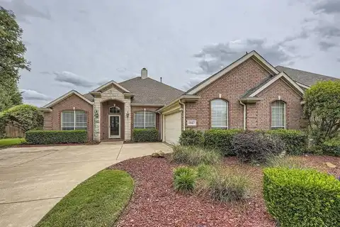 2867 Conrad Lane, Grand Prairie, TX 75052