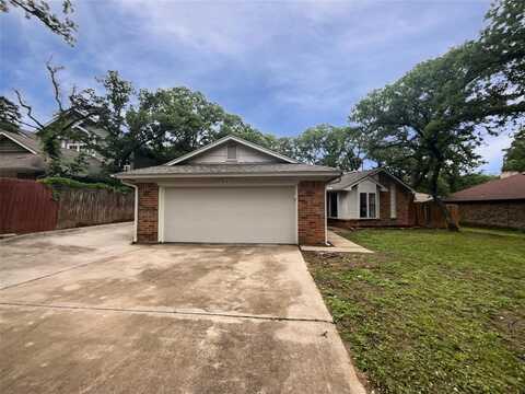 409 Misty Oaks Street, Azle, TX 76020