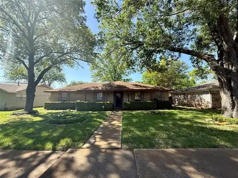 850 Oakbluff Drive, Lancaster, TX 75146