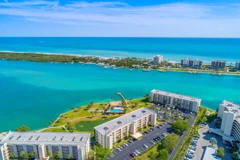 Intracoastal Pl, Tequesta, FL 33469