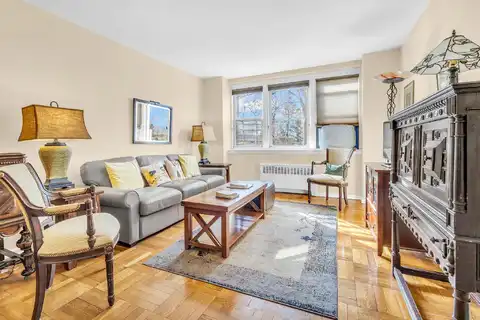 Knolls Crescent #1H, Bronx, NY 10463
