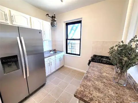 35Th Street #5H, Astoria, NY 11105