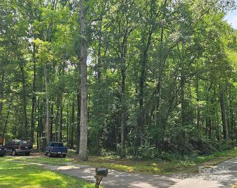 E 3Rd St, Kershaw, SC 29067