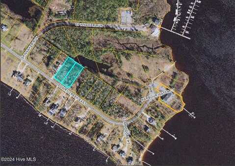 & 209 E Dowry Creek E, Belhaven, NC 27810