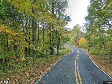 Pinnacle Mountain Rd, Hendersonville, NC 28739