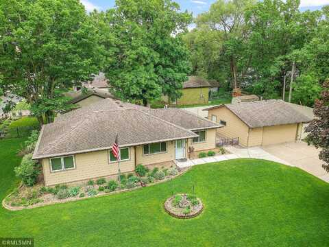 Queens, ANOKA, MN 55303