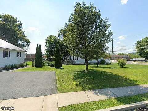 Broadway, WIND GAP, PA 18091