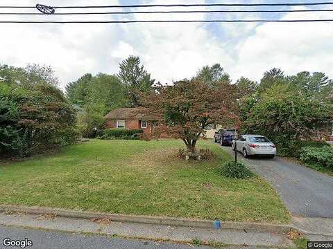 Court, WAYNESBORO, VA 22980