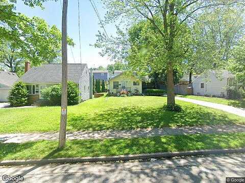 Oaklawn, WAUKESHA, WI 53188