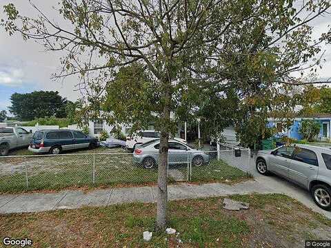 17Th, OPA LOCKA, FL 33054