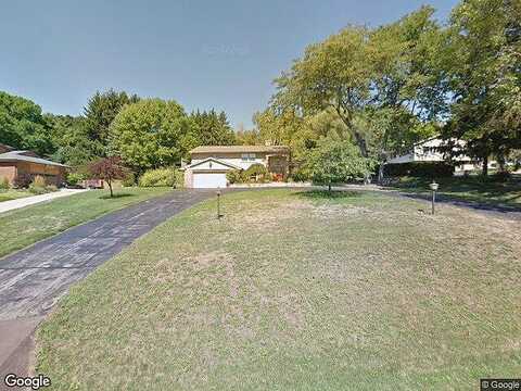 Bonnie, BROOKFIELD, WI 53045