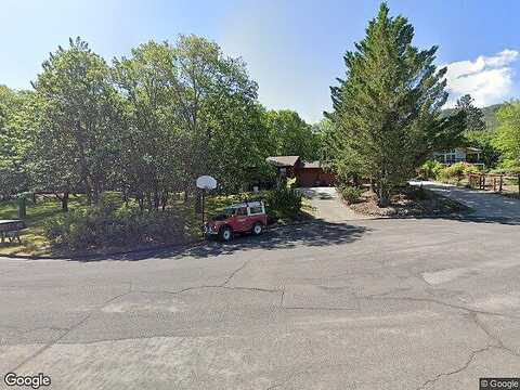 Nyla, ASHLAND, OR 97520