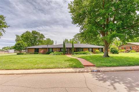 1502 W D Avenue, Elk City, OK 73644