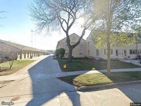 Shoreland, MILWAUKEE, WI 53217