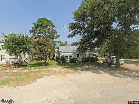 Avenue D, WAELDER, TX 78959