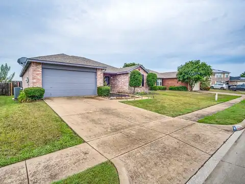 Queen Annes, BURLESON, TX 76028