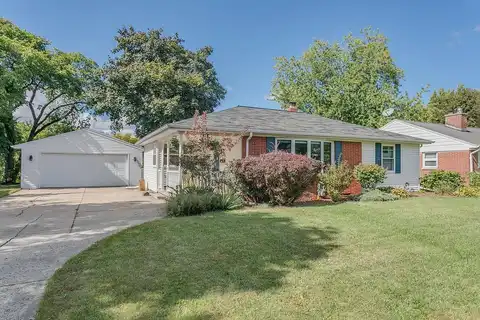 Robin, DE PERE, WI 54115