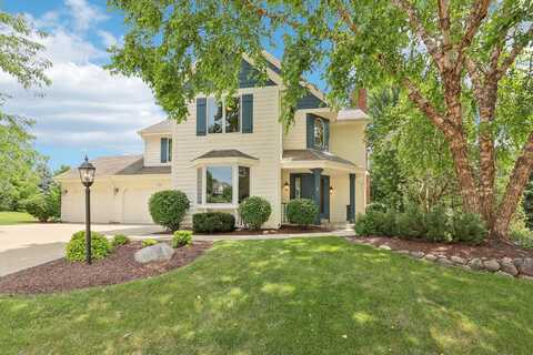 Fox Hill, WAUKESHA, WI 53189
