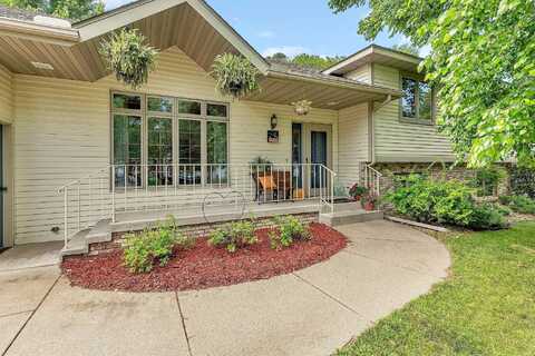 Linda, SAINT CLOUD, MN 56301