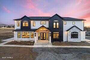 Serenity Ln, Yakima, WA 98901
