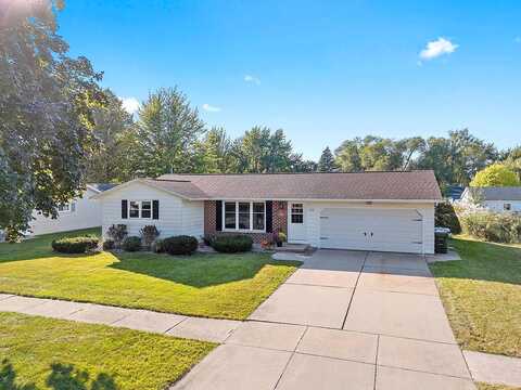 Robin, DE PERE, WI 54115