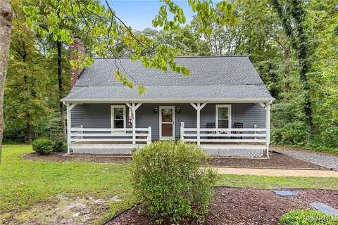 Suzanne, MECHANICSVILLE, VA 23116