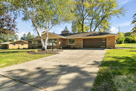 Wood View, MENOMONEE FALLS, WI 53051
