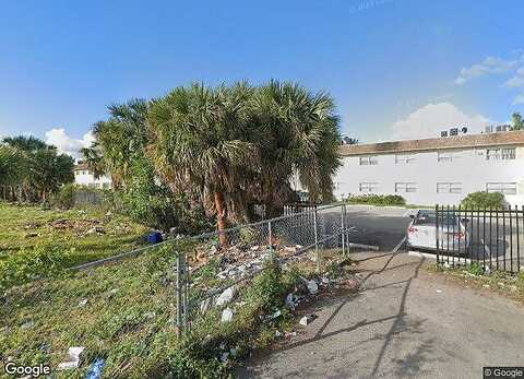 21St, LAUDERHILL, FL 33313