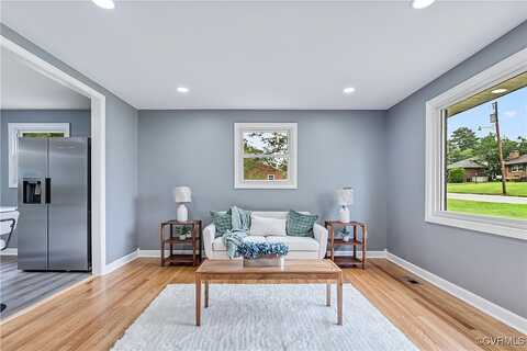 Mac Arthur, COLONIAL HEIGHTS, VA 23834