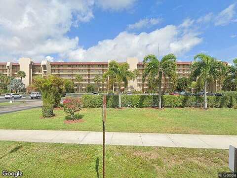 Via Poinciana, Lake Worth, FL 33467