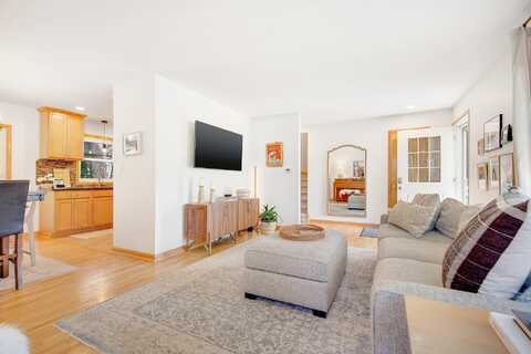 Cedar, SAINT PAUL, MN 55110