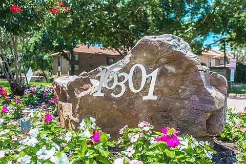 Ledgemont Ln, Addison, TX 75001