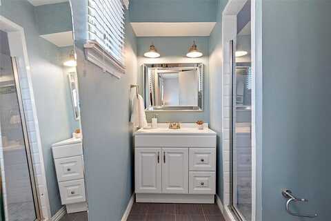 Valleydale Dr, Dallas, TX 75230