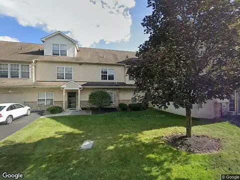 Stuart Dr, Norristown, PA 19401