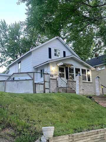 Rose, SAINT PAUL, MN 55106