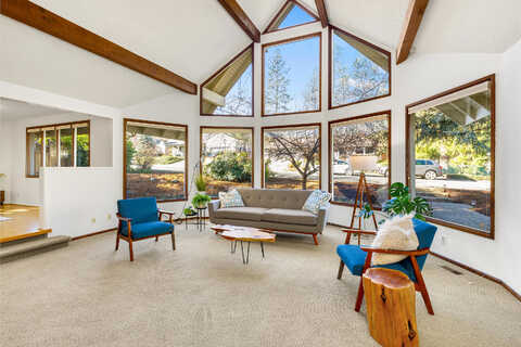 Beswick, ASHLAND, OR 97520